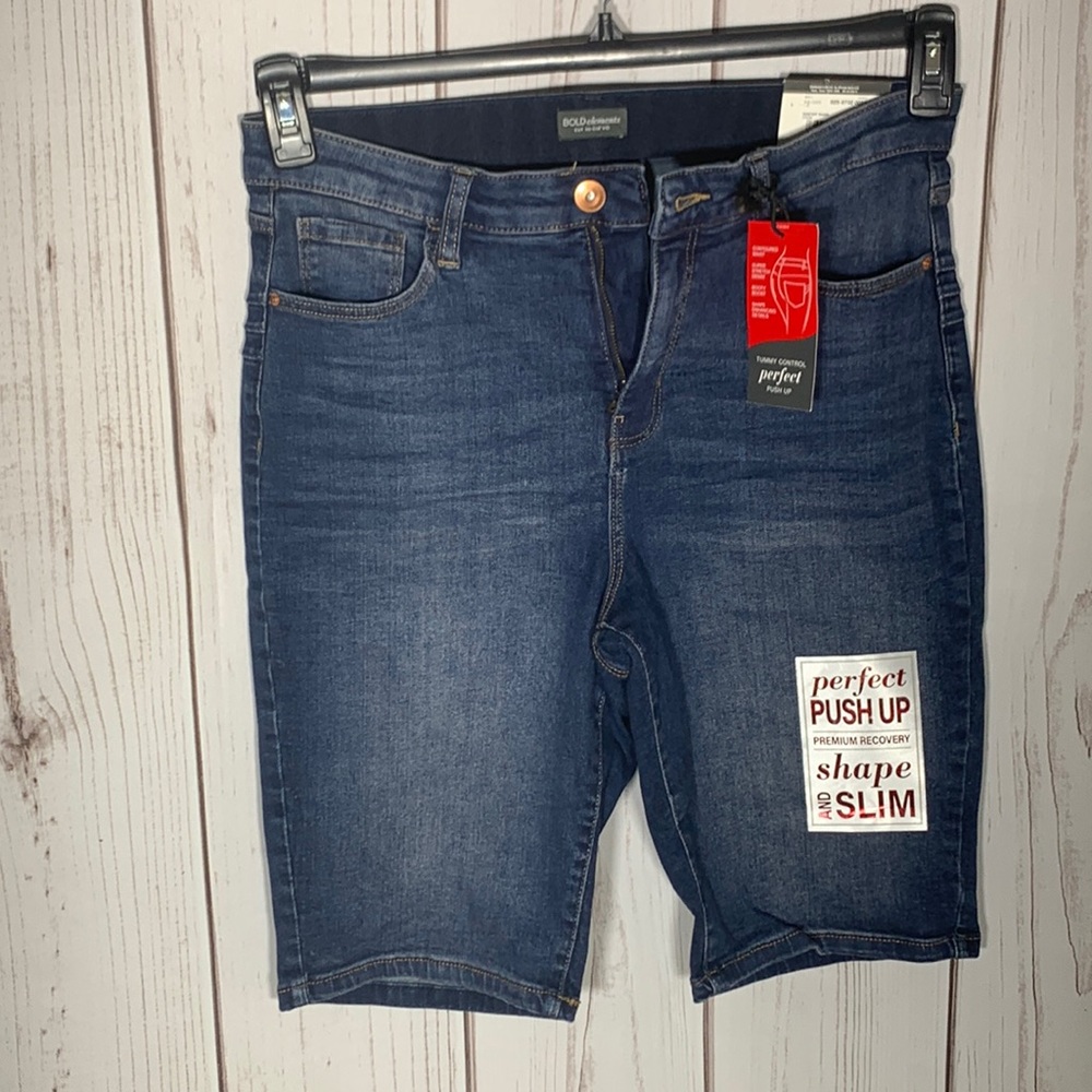 Bold Elements Curvy Bermuda